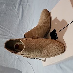 Dolce Vita Koree booties size 6